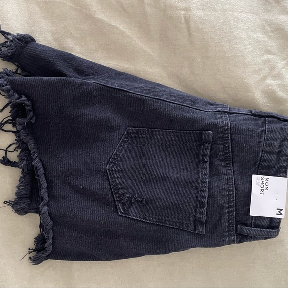 High Rise Mom Shorts - Picture 3 of 3